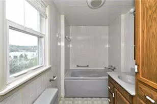 28 W Smith St, Topton, PA 19562 - Photo 9
