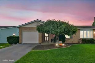907 Barbara Dr, Coplay Boro, PA 18037 - Photo 9