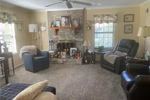 2742 Rolling Green Pl, Macungie Boro, PA 18062 - Photo 5