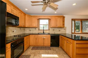 606 Buckingham Dr, Northampton Boro, PA 18067 - Photo 5
