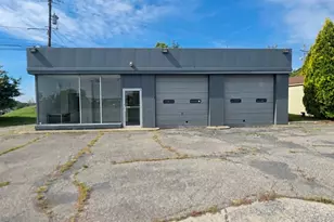 493 E Moorestown Rd, Plainfield Township, PA 18091 - Photo 1