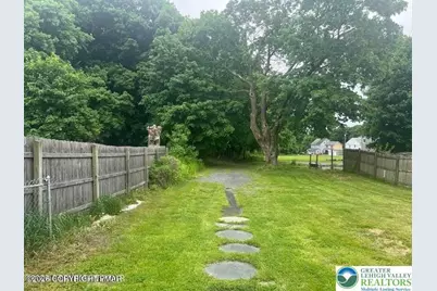 16 E Main, Pen Argyl, PA 18072 - Photo 23