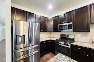 356 Redclover Ln, Upper Macungie Township, PA 18104 - Photo 5