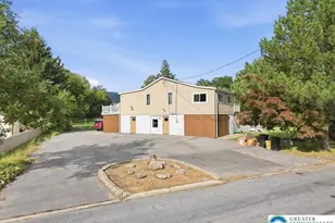 136 E West St, Wind Gap Boro, PA 18091 - Photo 3