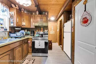 2128 Apley Dr, Bushkill, PA 18324 - Photo 11