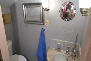 241 Spring Garden St, Easton, PA 18042 - Photo 11