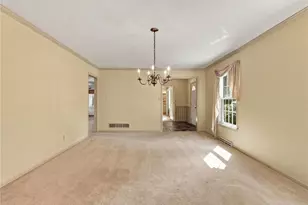 1285 Clearview Cir, Lower Macungie Township, PA 18103 - Photo 7
