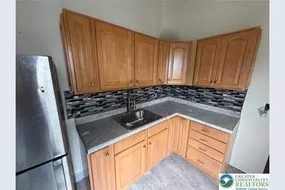 1312 N 10th Street, Reading, PA 19604 - Photo 5