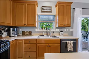 7080 Periwinkle Dr, Lower Macungie Township, PA 18062 - Photo 13