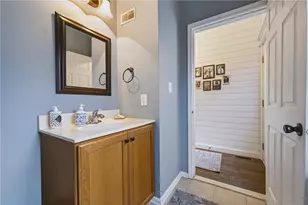 7080 Periwinkle Dr, Lower Macungie Township, PA 18062 - Photo 21