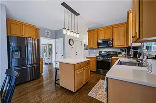 7080 Periwinkle Dr, Lower Macungie Township, PA 18062 - Photo 15