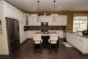 4097 Rutz Ln, South Whitehall Township, PA 18104 - Photo 7