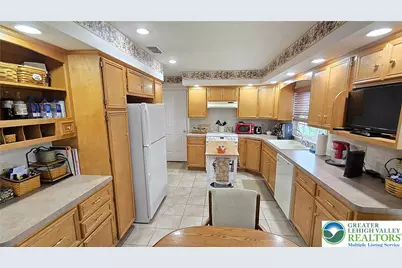 4474 Phillip Street, Whitehall Township, PA 18052 - Photo 5