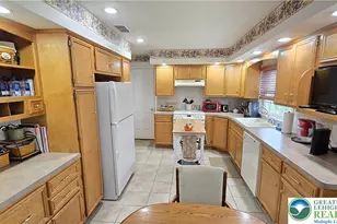 4474 Phillip St, Whitehall Township, PA 18052 - Photo 5