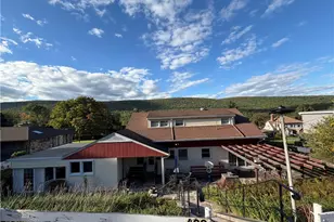 428 E Center St, Nesquehoning, PA 18240 - Photo 1