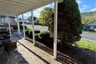 428 E Center St, Nesquehoning, PA 18240 - Photo 5