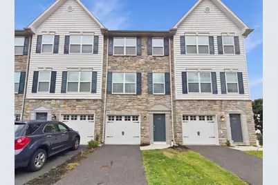 1526 Brookstone Place, Hellertown, PA 18055 - Photo 1