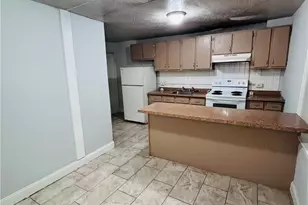 384 Tilghman W, Allentown City, PA 18102 - Photo 15