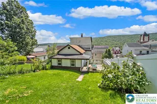 428 Center Ave, Jim Thorpe Boro, PA 18229 - Photo 3
