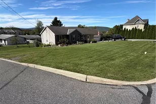 646 Lehigh Gap St, Walnutport Boro, PA 18088 - Photo 5