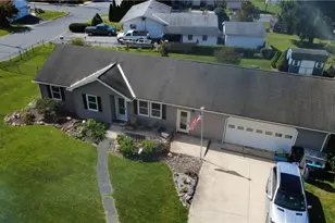 646 Lehigh Gap St, Walnutport Boro, PA 18088 - Photo 1