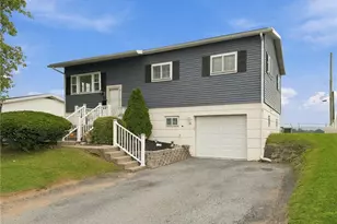 723 Circle Dr, Catasauqua Boro, PA 18032 - Photo 3