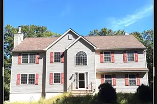 310 Lee's Run Cir, East Stroudsburg, PA 18302 - Photo 1