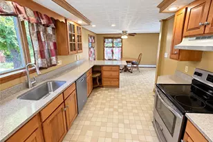 251 N 11th St, Lehighton, PA 18235 - Photo 9