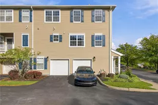 876 Nittany Ct, South Whitehall Township, PA 18104 - Photo 3