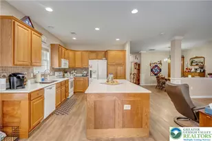 36 Glenmoor Cir N, Palmer Twp, PA 18045 - Photo 5