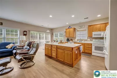 36 Glenmoor Circle N, Palmer Twp, PA 18045 - Photo 7
