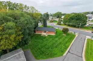 171 Victory Ln, Nazareth Boro, PA 18064 - Photo 9