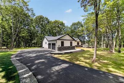 101 Wilson Court, Chestnuthill Twp, PA 18353 - Photo 3
