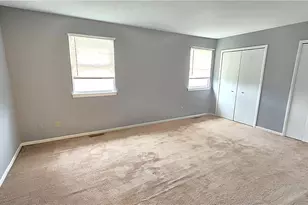 1946 Alberta Dr, Whitehall Township, PA 18052 - Photo 27