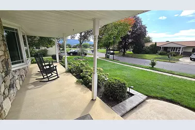 3039 Magnolia Circle, Lower Macungie Township, PA 18062 - Photo 3