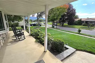 3039 Magnolia Cir, Lower Macungie Township, PA 18062 - Photo 3