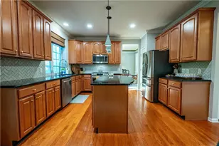 2208 Pembrooke Dr, Lower Macungie Township, PA 18062 - Photo 15