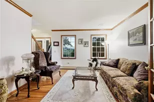 407 Danielle Dr, Bushkill Twp, PA 18064 - Photo 5