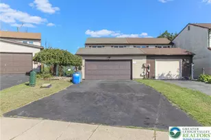 34 Cambridge Pl, Catasauqua Boro, PA 18032 - Photo 1