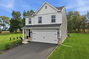 9524 Newtown Rd, Upper Macungie Township, PA 18031 - Photo 3