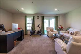 8 Yellow Rose Ln, Palmer Twp, PA 18045 - Photo 5