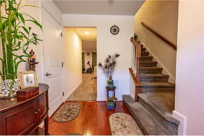 8 Yellow Rose Lane, Palmer Twp, PA 18045 - Photo 3