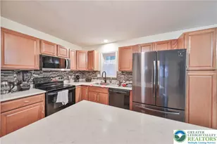 2114 Lakeview Rd, Bushkill, PA 18324 - Photo 9