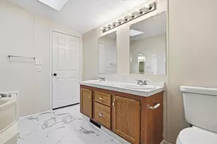 4230 Heritage Ln, Lehigh Township, PA 18088 - Photo 17