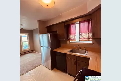 1327 Howard S, Allentown City, PA 18103 - Photo 3