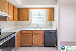 1464 Cedar Crest Blvd, South Whitehall Township, PA 18014 - Photo 15