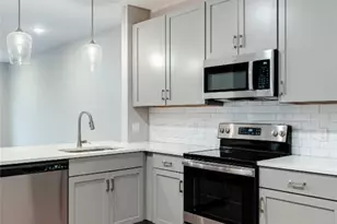 2265 Lafayette Park Dr, Forks, PA 18040 - Photo 3