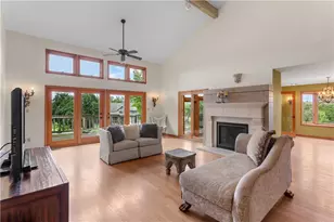 377 Farmhouse Ln, Bushkill Twp, PA 18091 - Photo 5