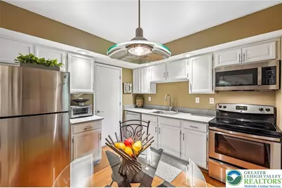 2672 Rolling Green Place, Macungie Boro, PA 18062 - Photo 3