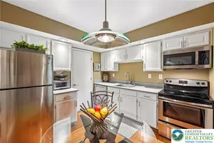2672 Rolling Green Pl, Macungie Boro, PA 18062 - Photo 3